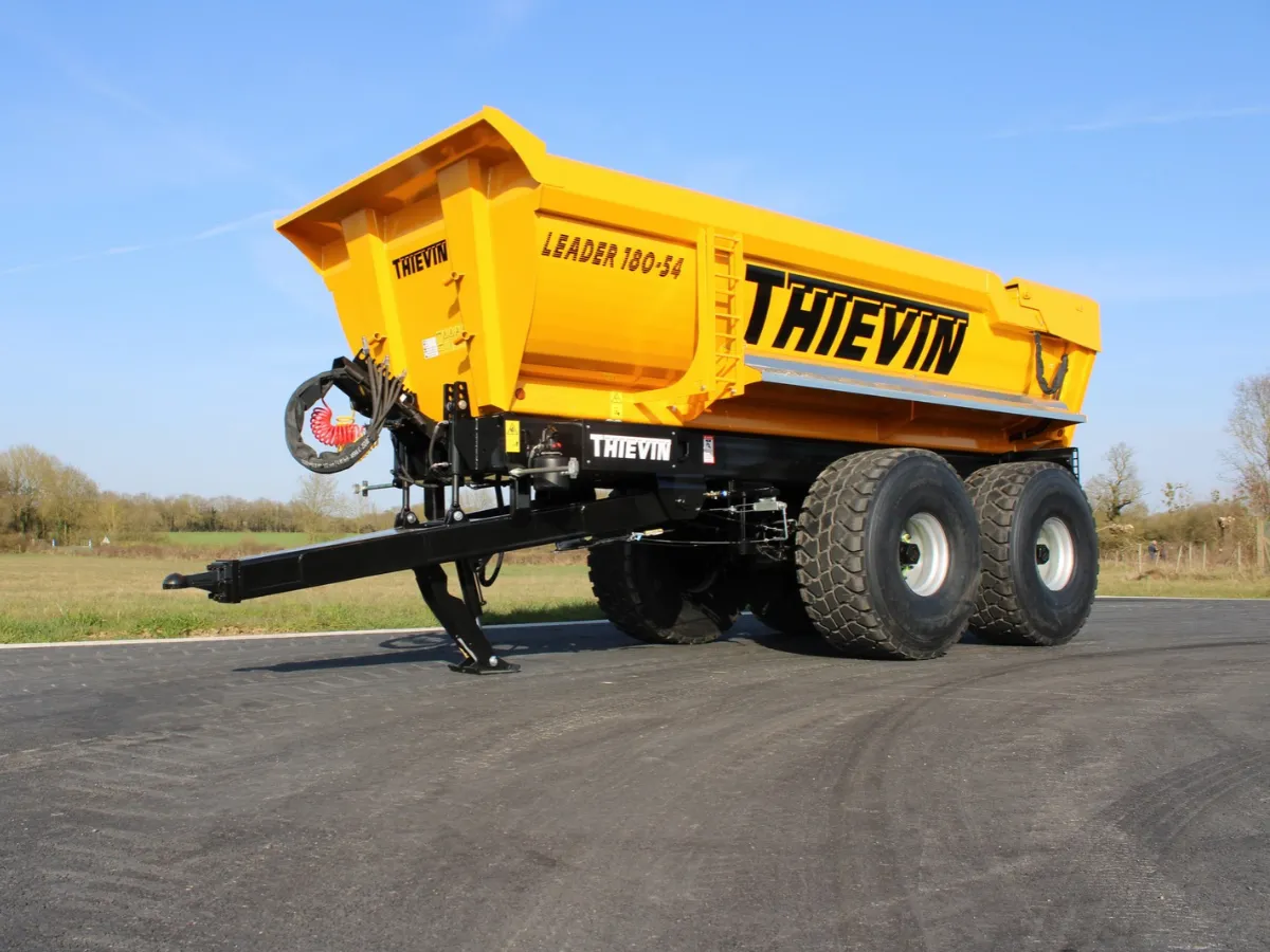 Vue 3_4 avant remorque TP LEADER 180-54
